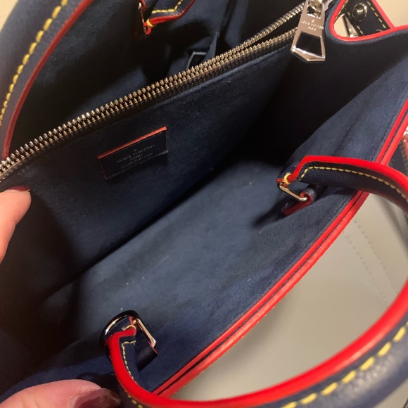 Louis Vuitton EPI Twist tote - Picture 17 of 17